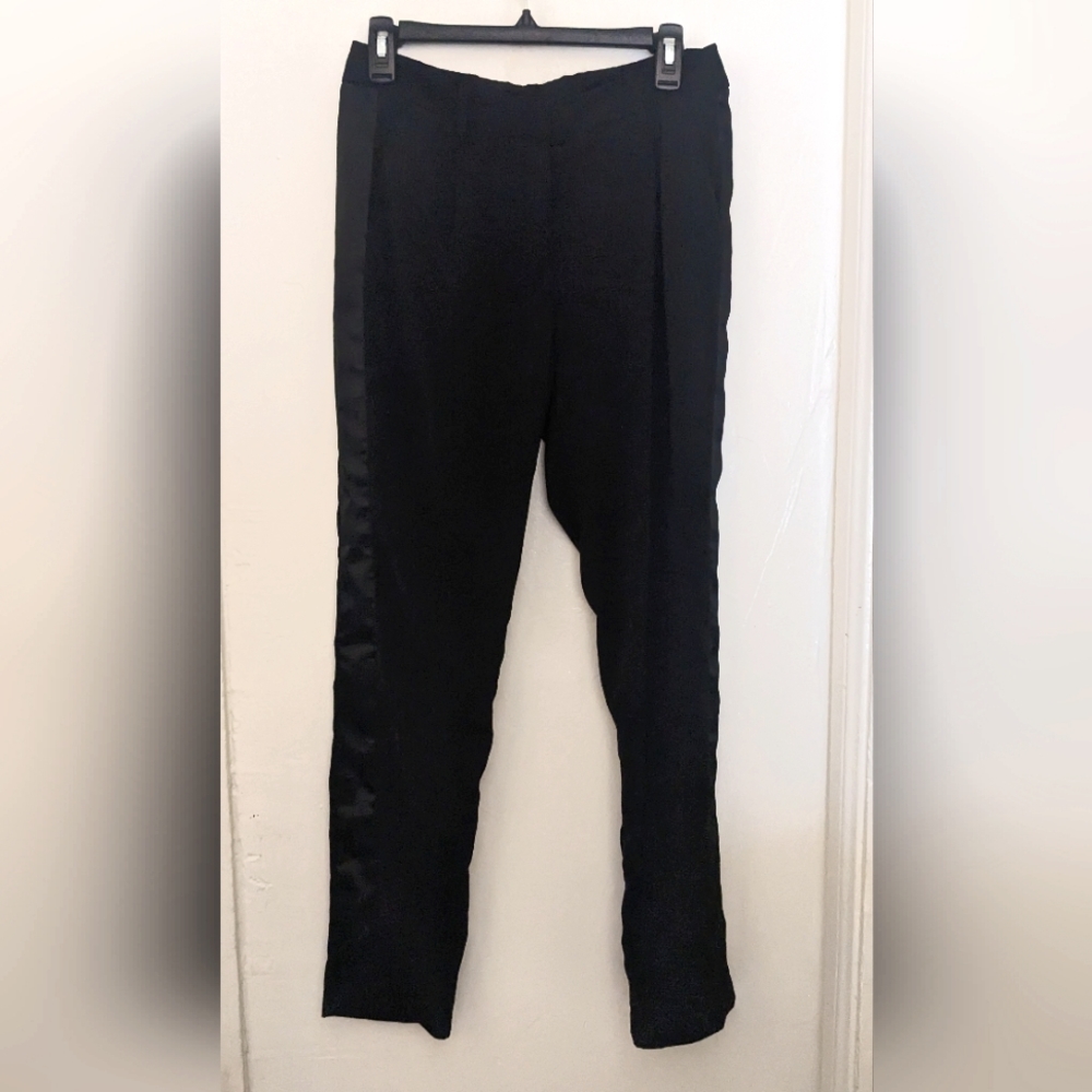 H&M black ankle pants